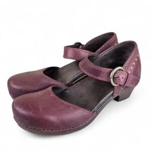 NWOB.  Dansko Makenna clog. Wine color